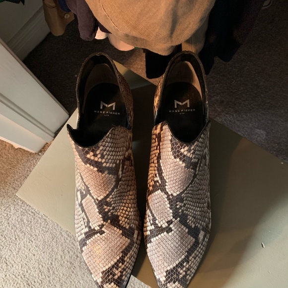 Marc a Fisher leather snake print booties - Picture 3 of 3